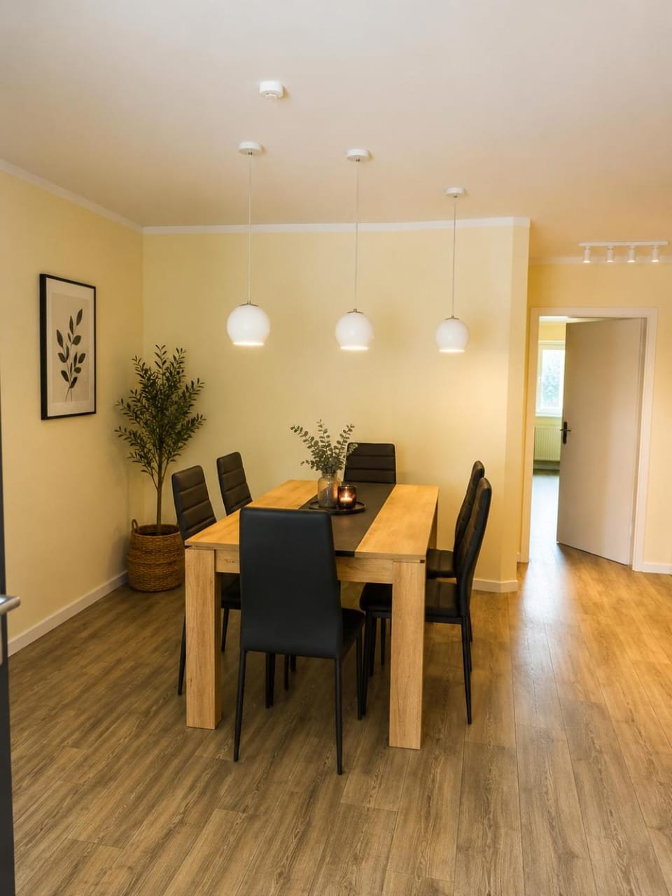Communal lounge/ TV room