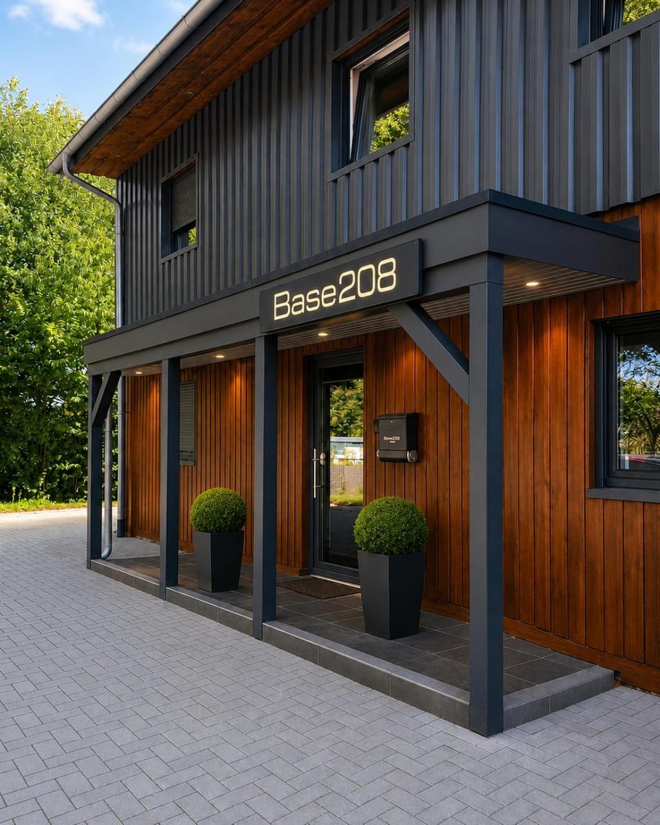 Facade/entrance