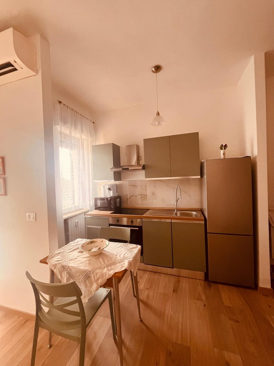 The Gilmore Way Home Apartment in Asti