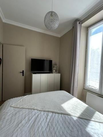Vue Théatre - Parking - Hyper Centre Apartment in Angoulême