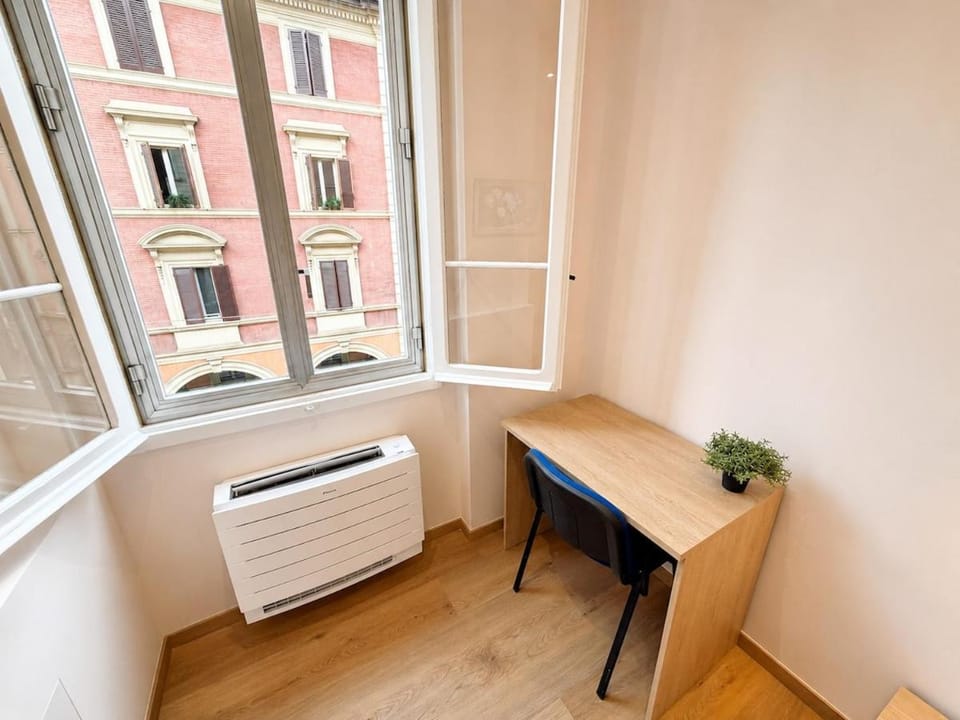 Due Torri - Room with private bathroom in the center Bed and Breakfast in Bologna