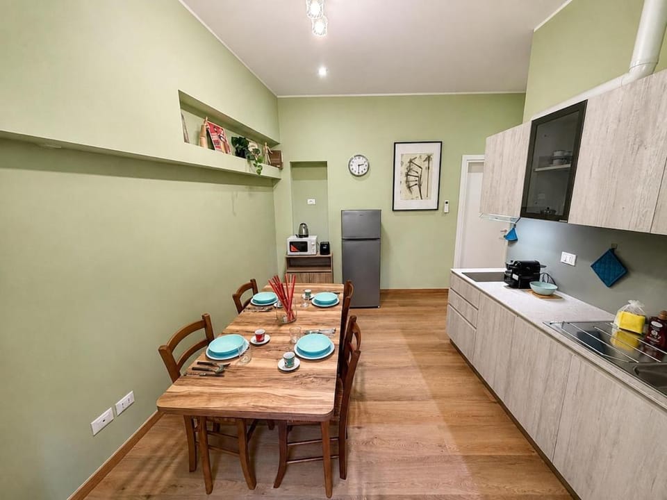 Due Torri - Room with private bathroom in the center Bed and Breakfast in Bologna