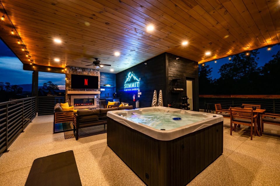Summit After Dark House in Pigeon Forge