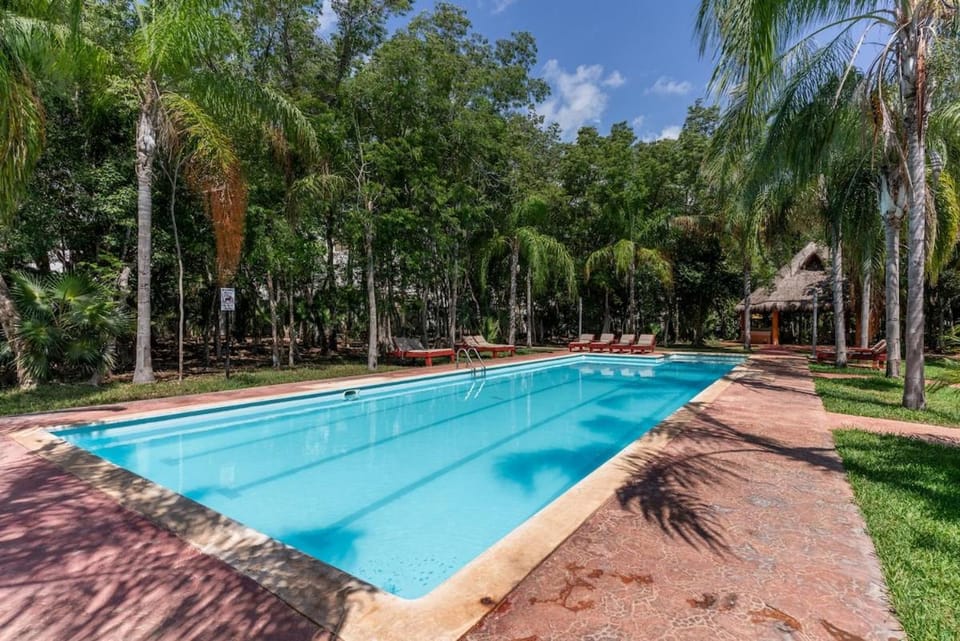 Swimming pool