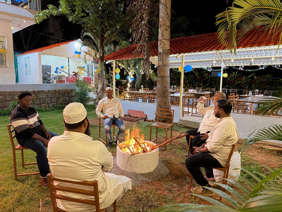 Night, Seating area