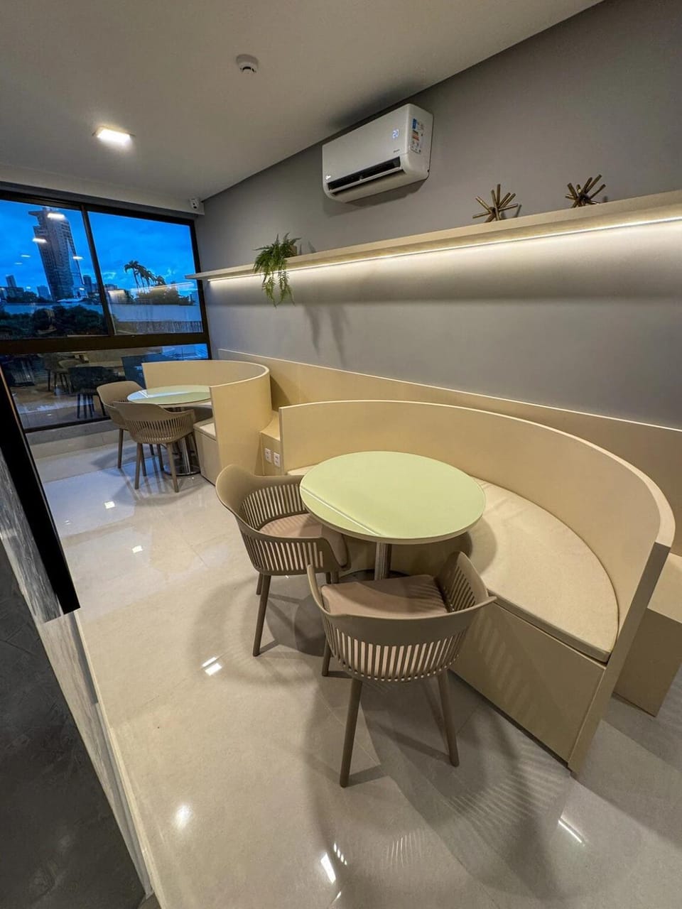 Meeting/conference room