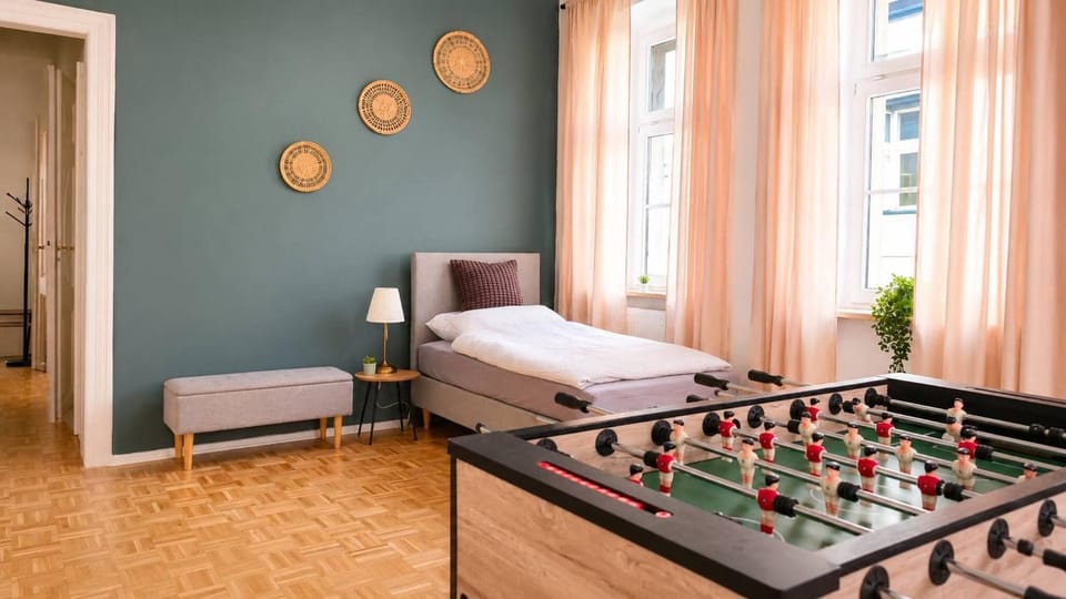 Spacious 125m Apartment in Gera City Center for 8 Guests Apartment in Gera