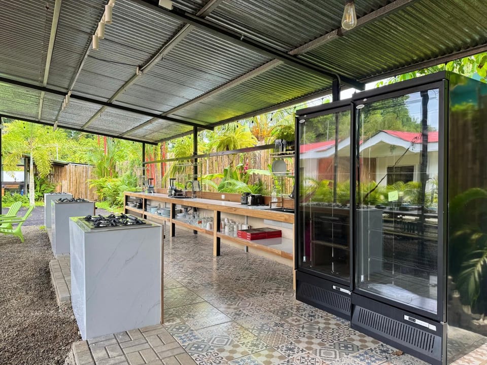 Kitchen or kitchenette, Communal kitchen, kitchen