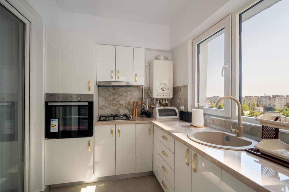 Kitchen or kitchenette, oven, stove