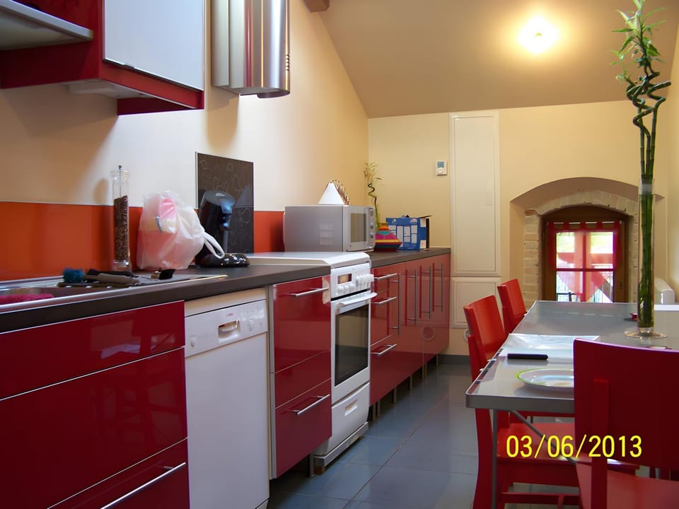 Property building, Kitchen or kitchenette, Living room