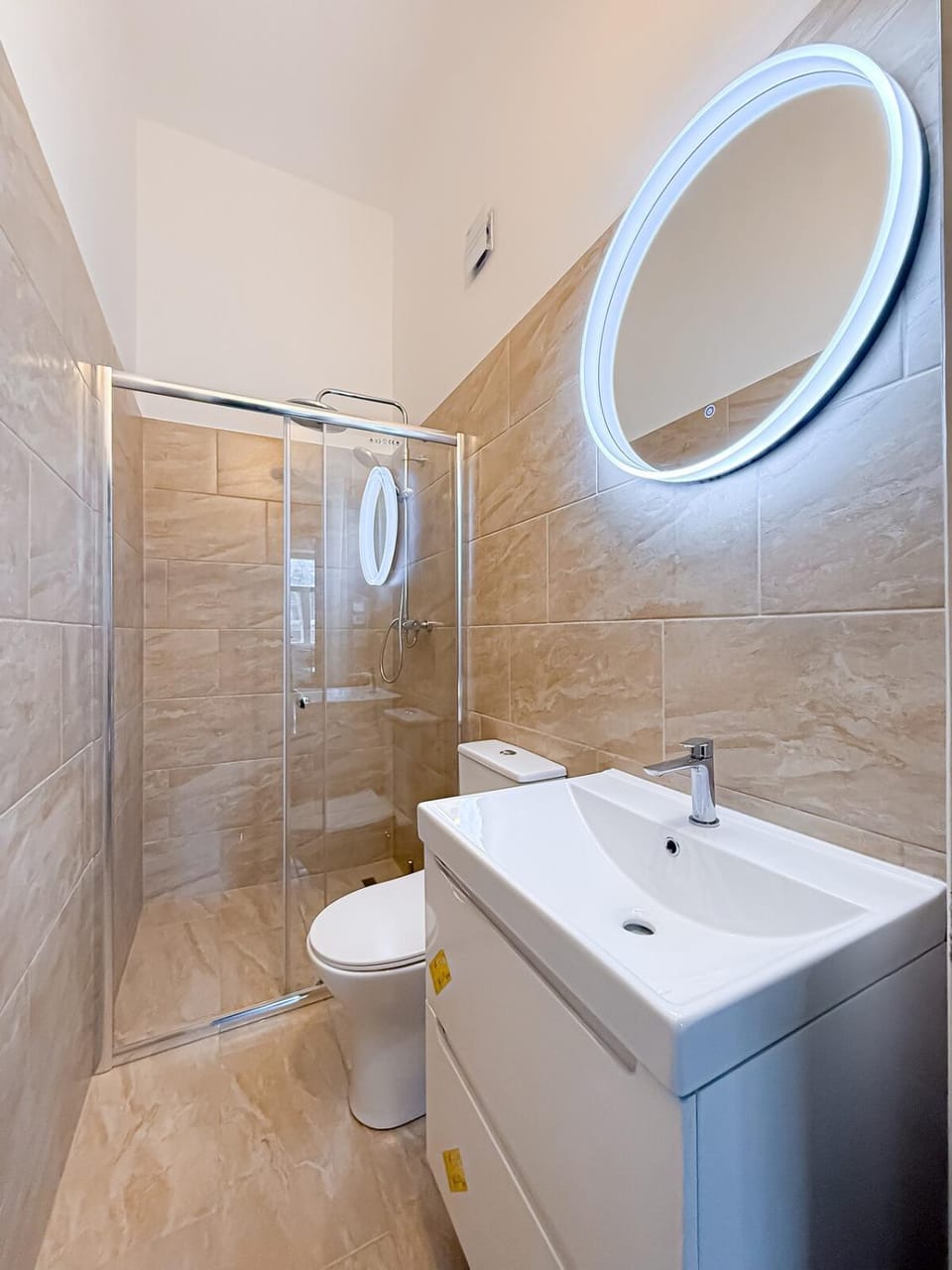4BDR Infinity 100 m2 apartment Apartment in Prague