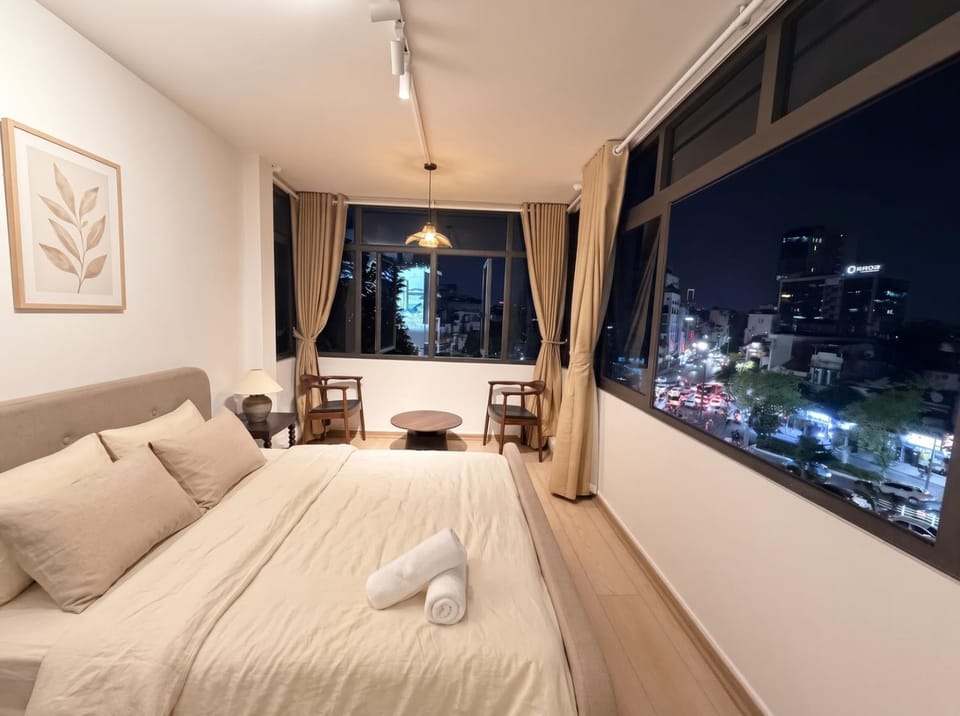Property building, Bed, Bedroom