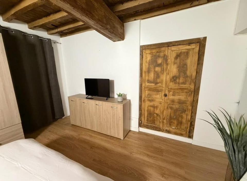 Le minimaliste - Parking Gratuit - Fibre Apartment in Auvergne-Rhône-Alpes