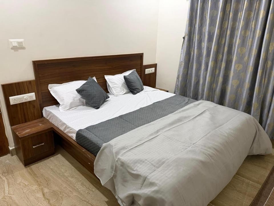 Residence 267 service apartment by LUXE Apartment in Mysuru