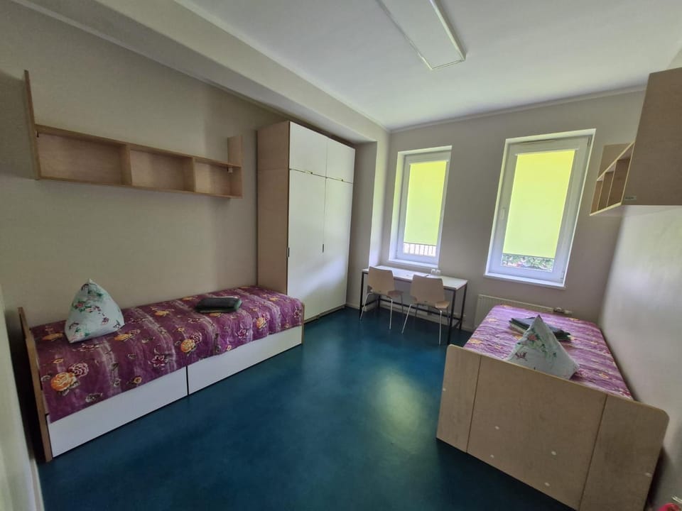 Bed, Photo of the whole room, towels