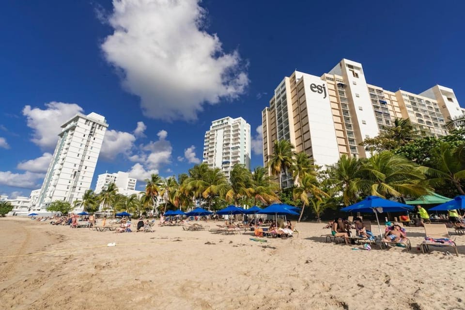 Isla Verde Modern Studio with Balcony & Ocean View Apartment in Carolina