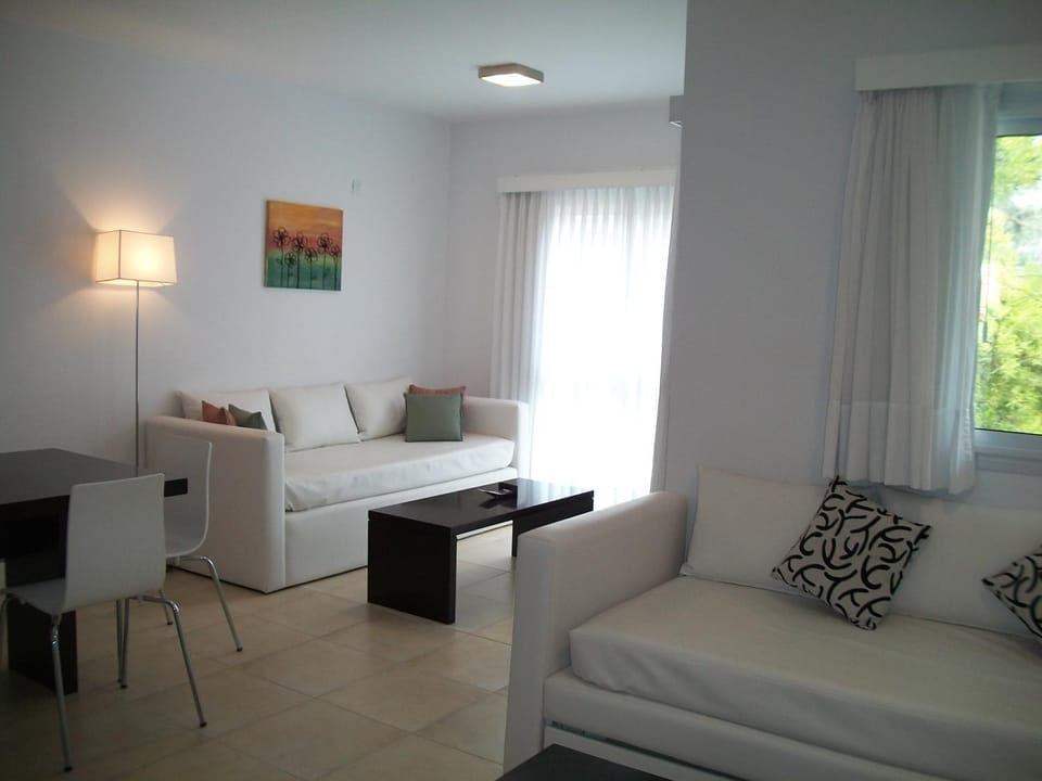 Day, Living room