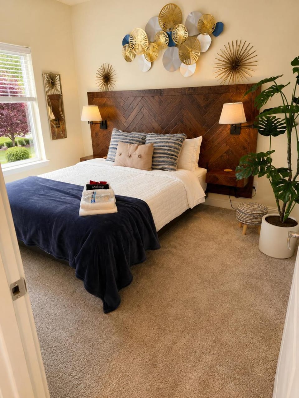Bed, Photo of the whole room, Bedroom