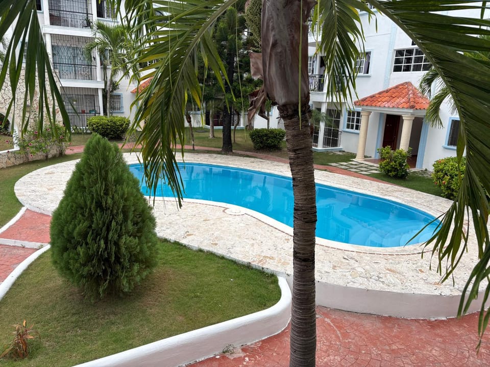 Property building, Garden, Pool view, Swimming pool