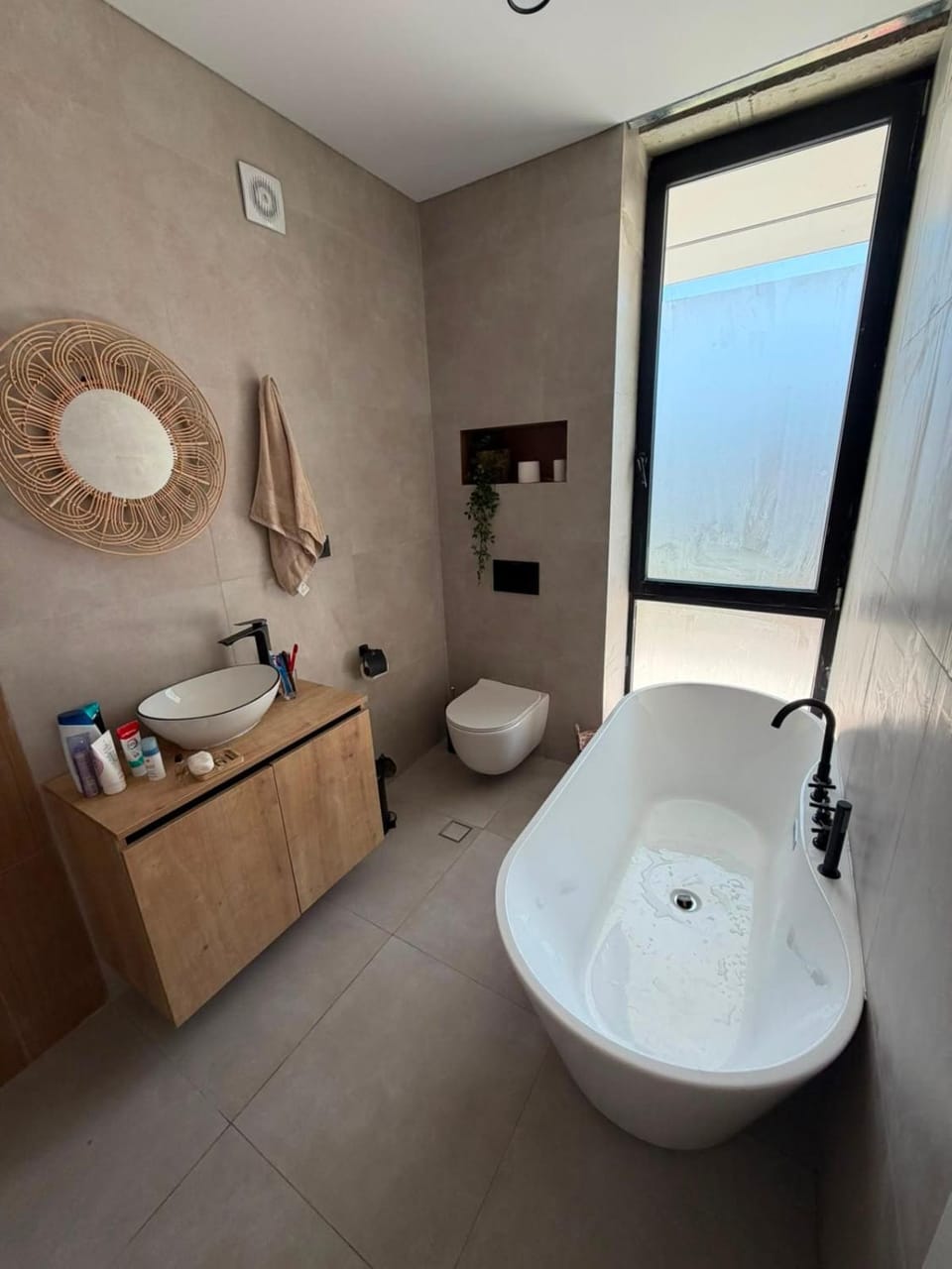 Shower, Toilet, Bathroom, towels
