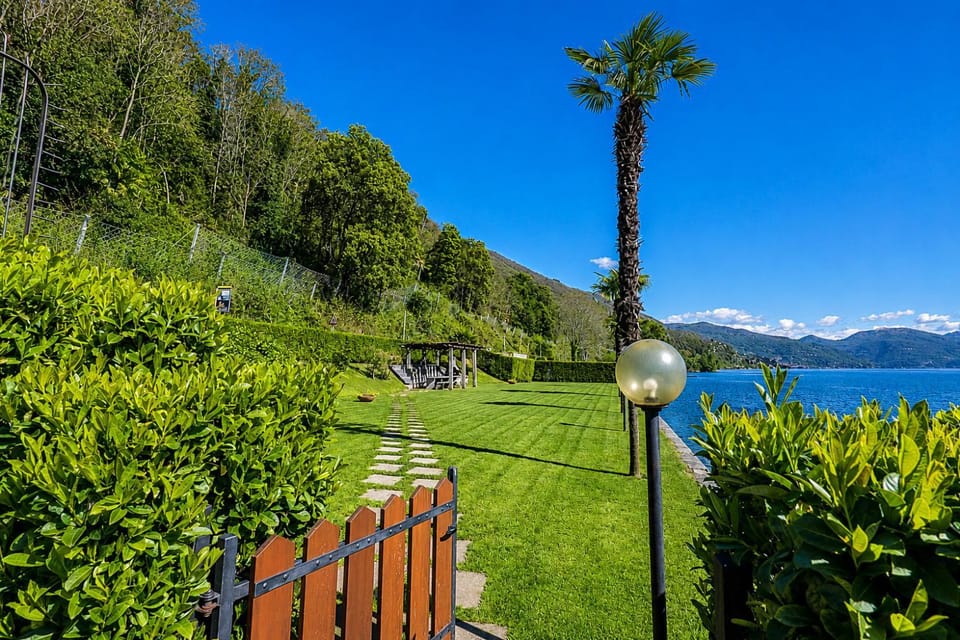 Garden, Lake view