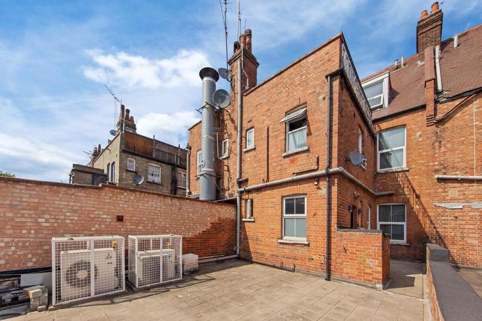 Property building, Street view