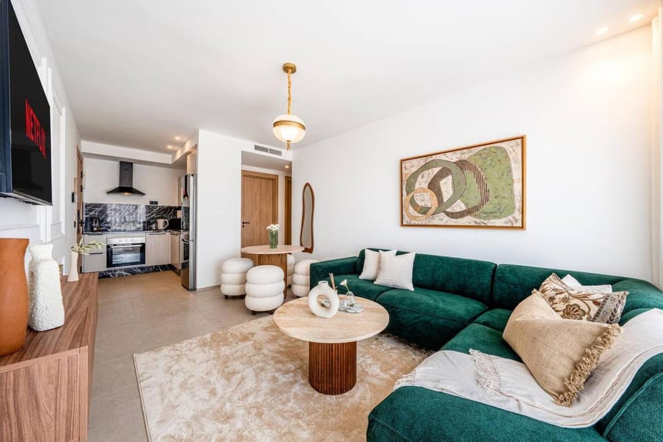 TV and multimedia, Kitchen or kitchenette, Living room