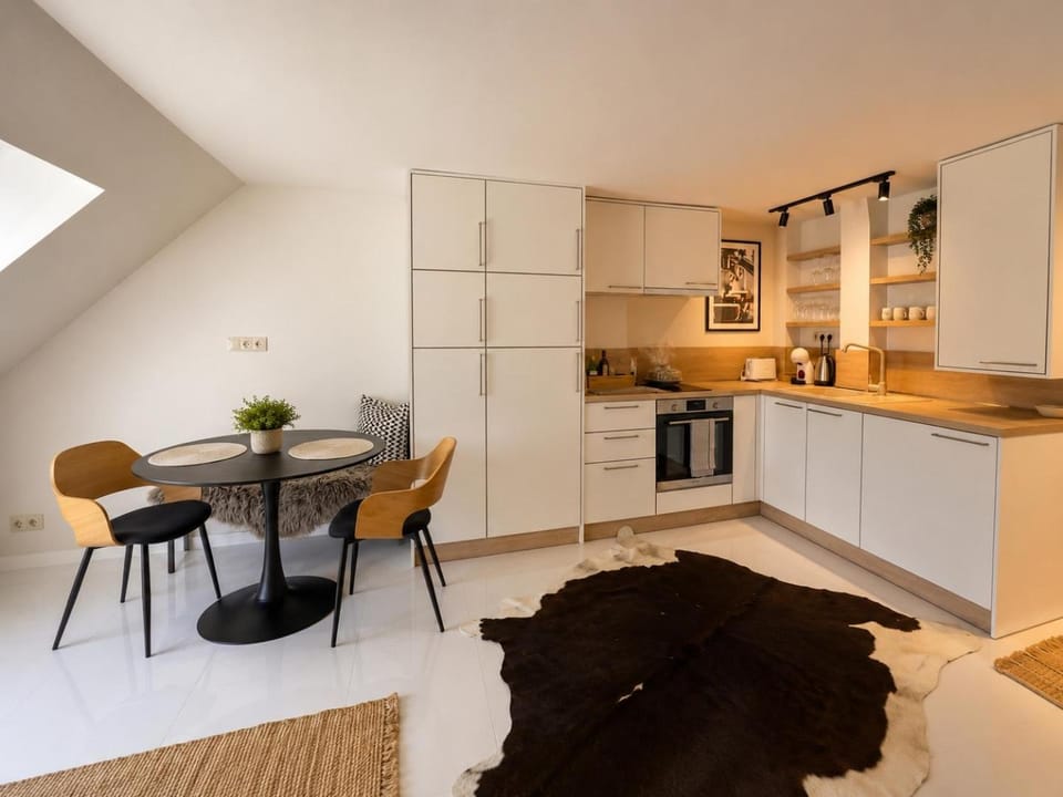Coffee/tea facilities, Kitchen or kitchenette, oven