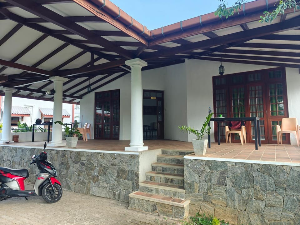 ARM BANGLOW HOLIDAY HOUSE Kandy Vacation rental in Gangawatakorale