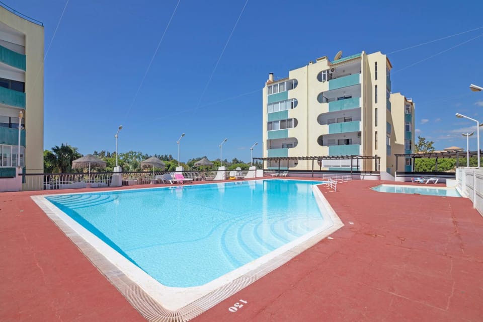 Vintage Attic Ocean & Sunset Views Apartment in Quarteira
