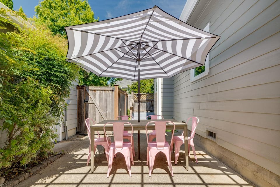 Walk to Capitol Campus! 'Stellar & Bloom Olympia' House in Olympia