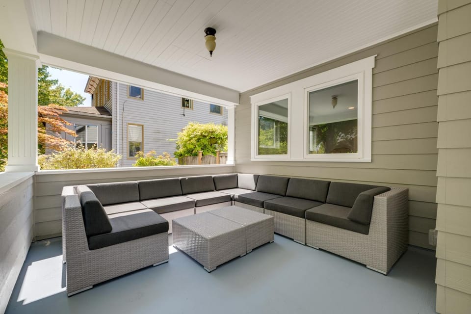 Walk to Capitol Campus! 'Stellar & Bloom Olympia' House in Olympia