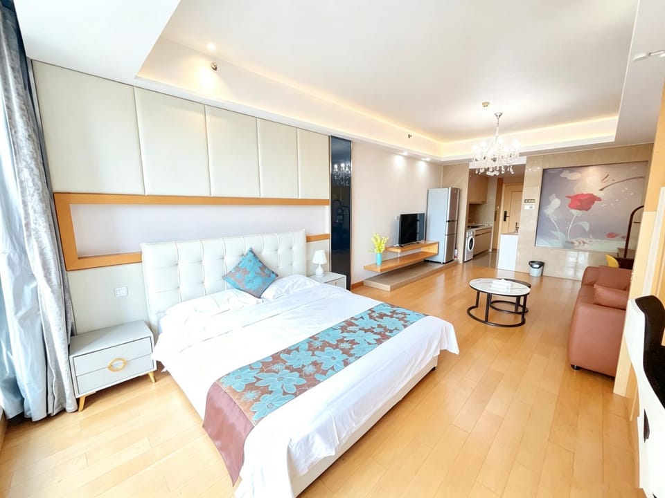 Bed, Seating area