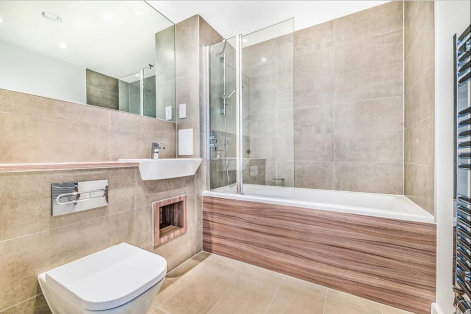 Shower, Toilet, Bathroom, Bath
