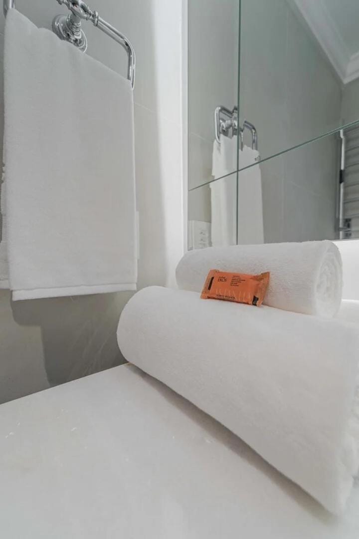 Shower, Bathroom, towels