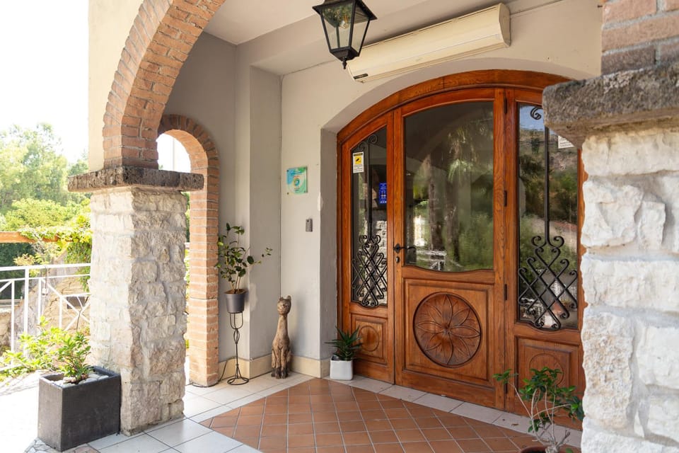 Property building, Facade/entrance