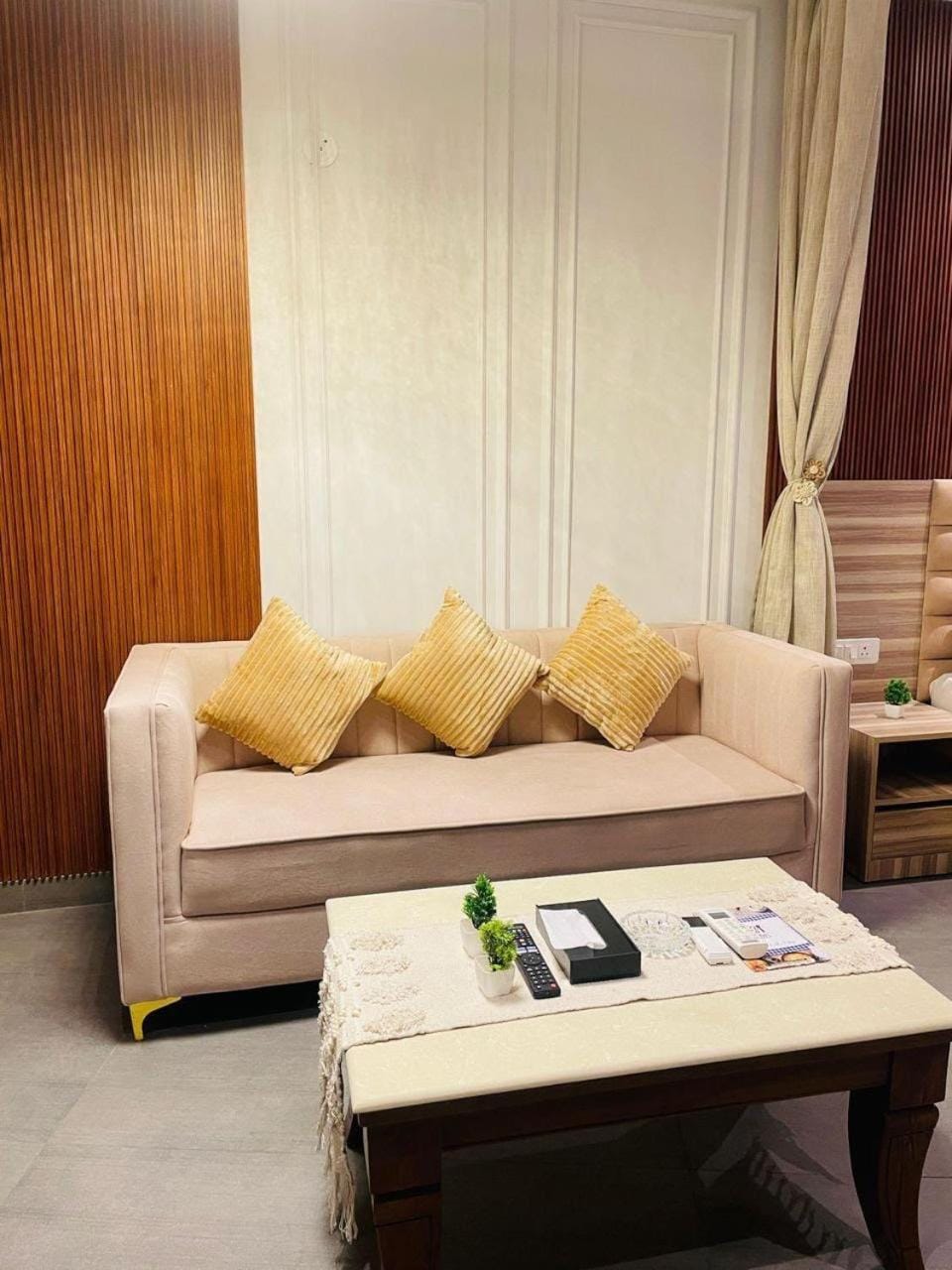 Zenzora stays Vacation rental in Noida
