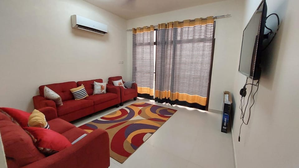 شقه غرفتين صاله مطبخ حمامين -صلاله الجديده Apartment in Oman