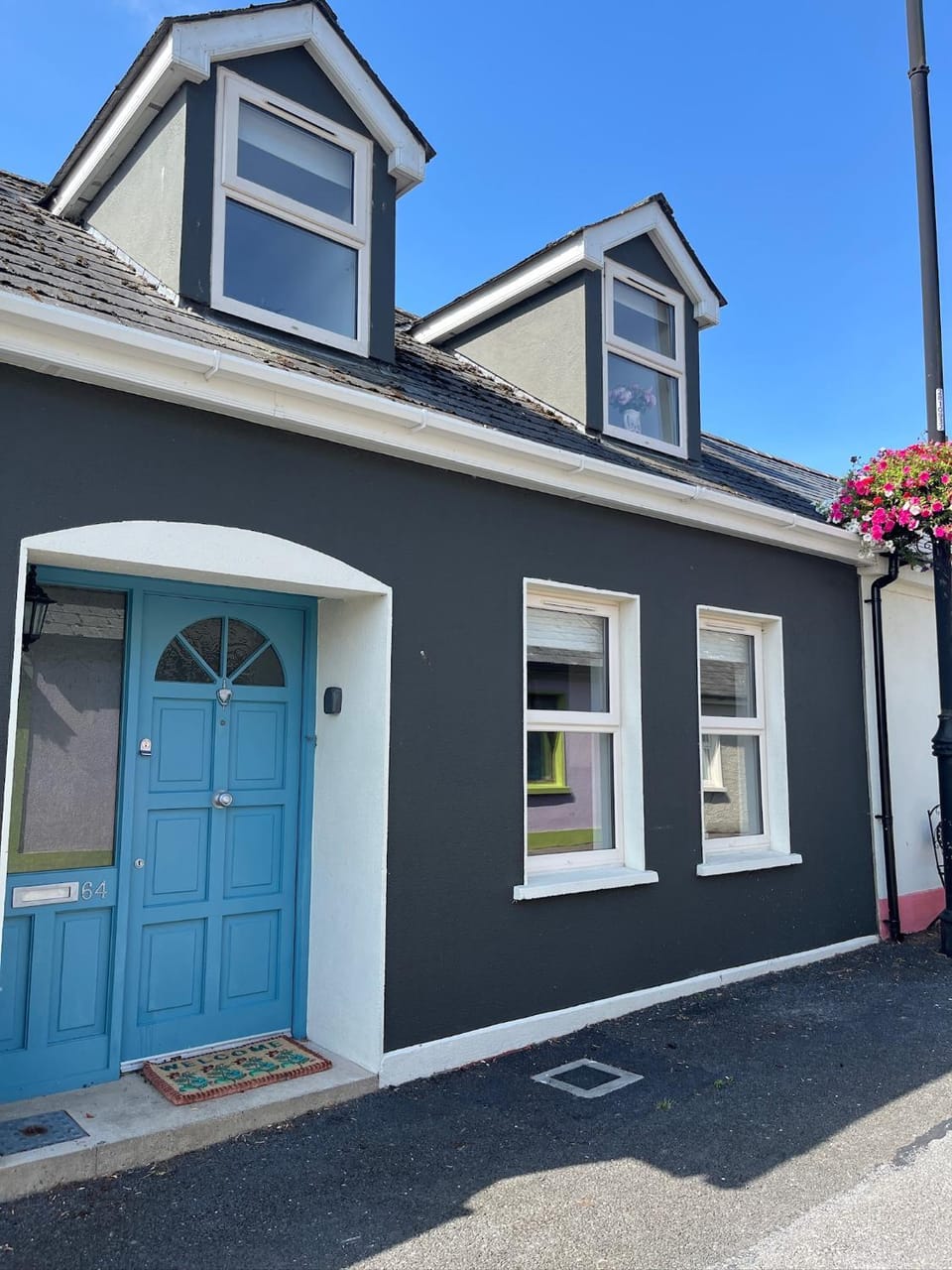 Property building, Facade/entrance, Day, Street view
