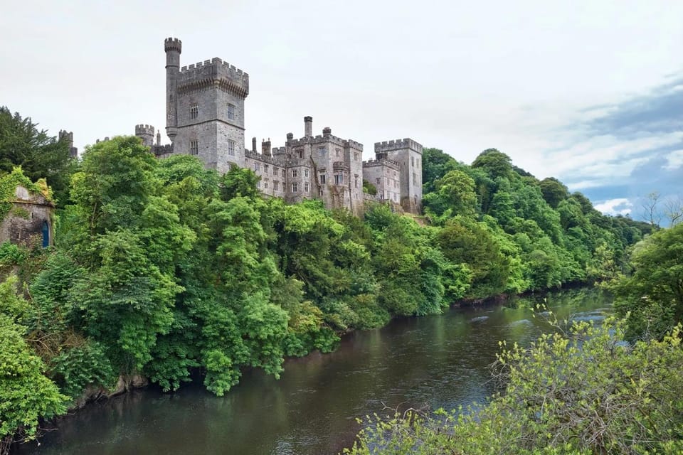 Property building, Natural landscape, Landmark view, River view