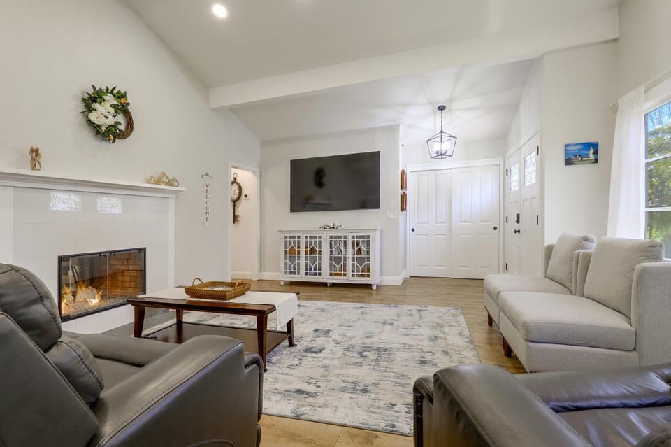 Napa Extended Stay: Private Pool, Garage Parking! House in Napa Valley