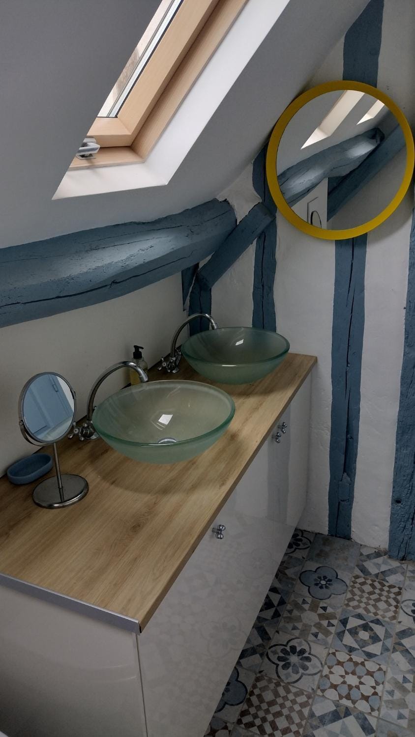 Espace privatif chez l'habitant avec chambre, salle de bains, toilettes Vacation rental in Normandy