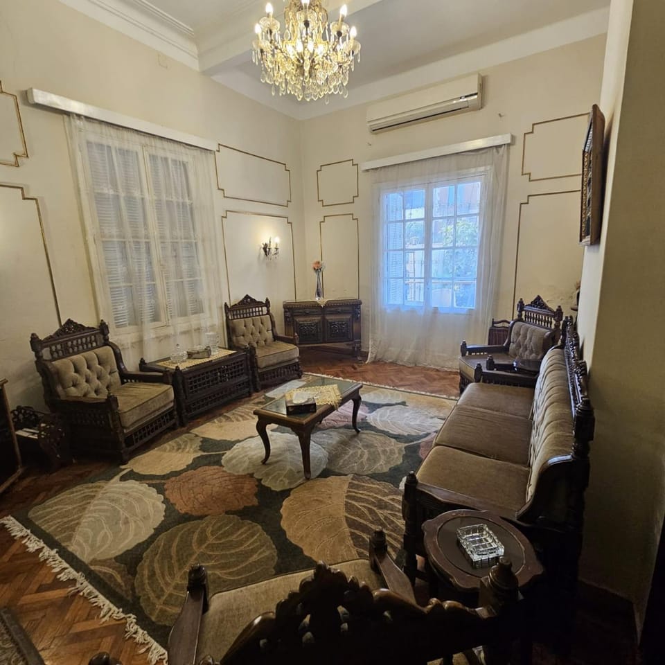 Living room, Seating area