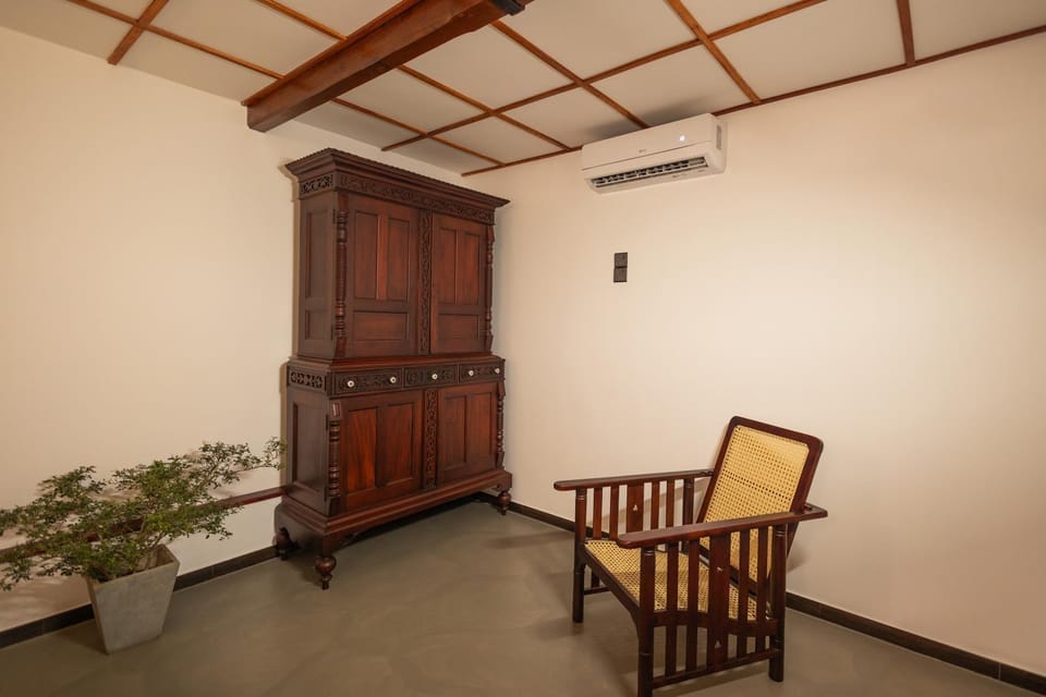 wardrobe, air conditioner