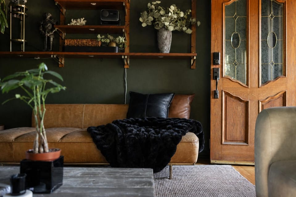 Living room, Seating area