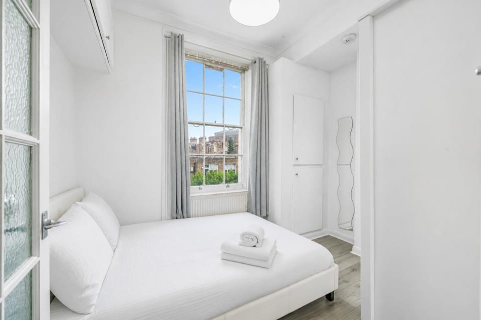 Camden flat located near St pancras International and Regents Park Apartment in London Borough of Islington