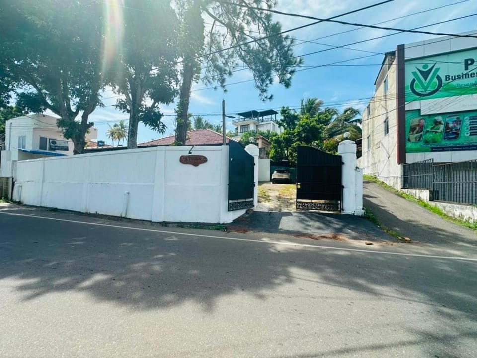 Neighbourhood, Street view
