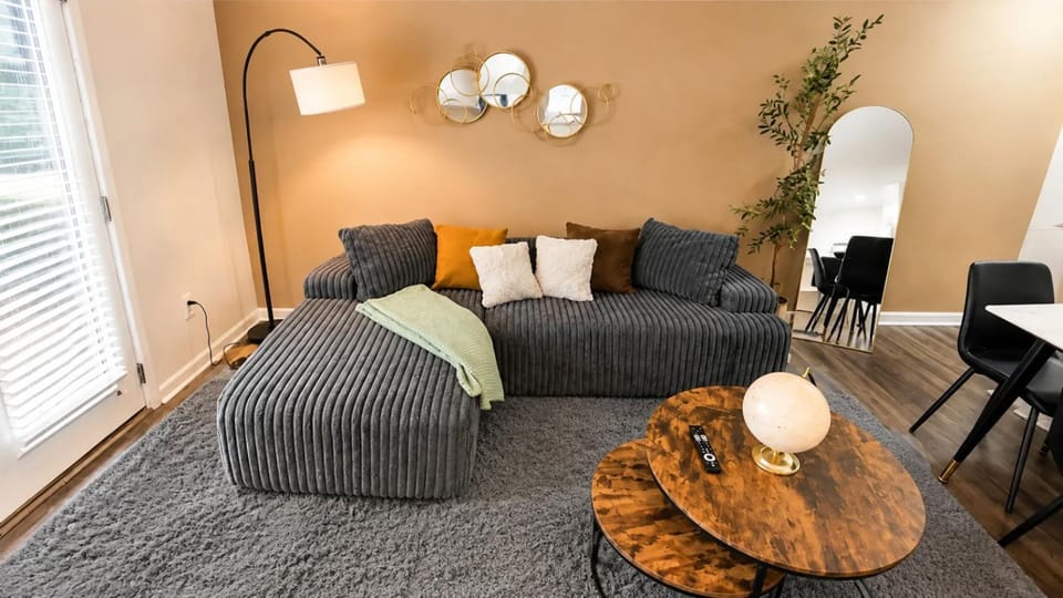 The Sutton Modern 2BR Escape House in Hoover