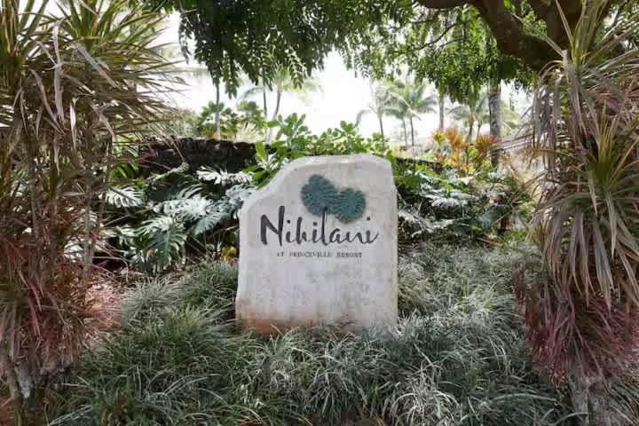 Luxury Island Townhouse w Pool & AC House in Princeville