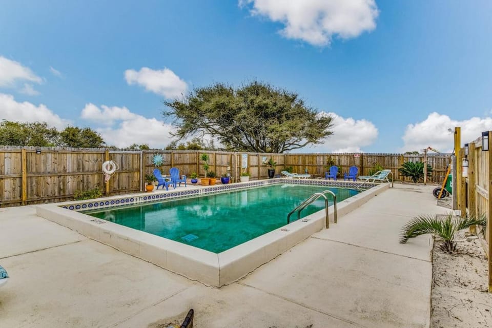 Beachside Townhouse w Community Pool & Patio House in Perdido Key